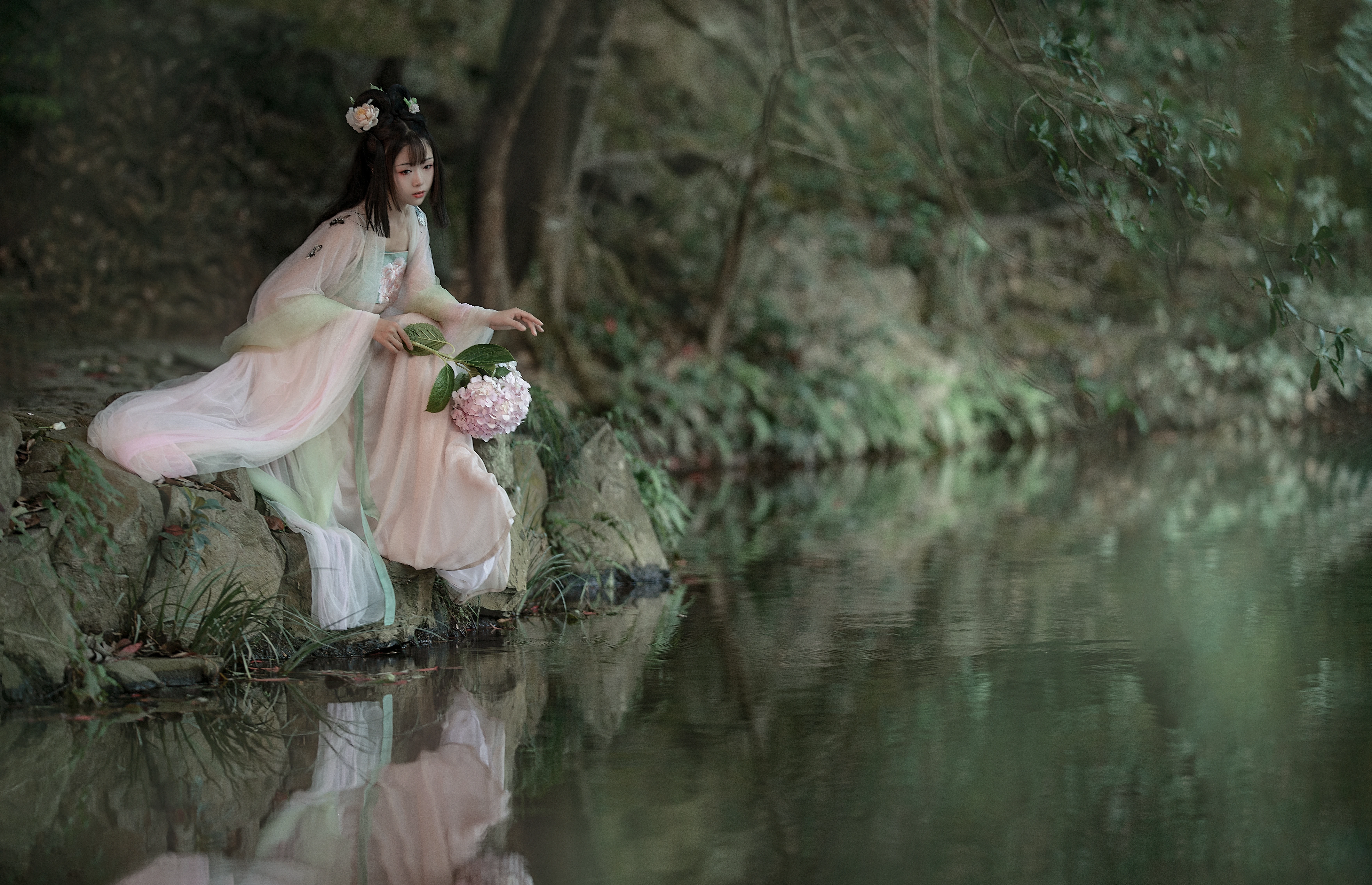 ���ӣ�����϶��·��ˡ� ���Ƶĺ���Ȧ��