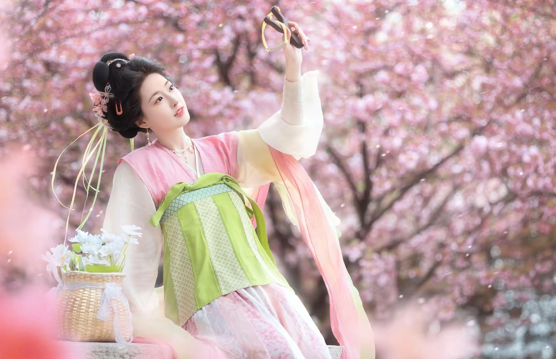 ˭������� ������ݼ�