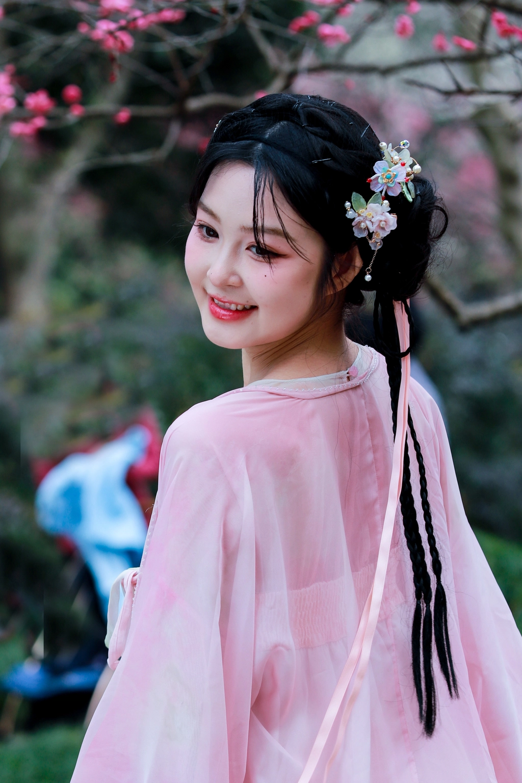 青春靓丽的汉服少女