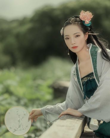 汉服荷花