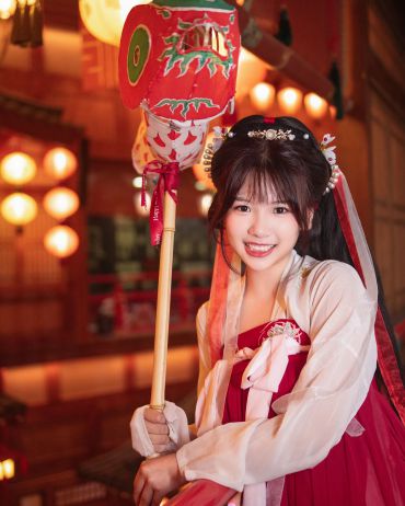 汉服小妹去长安十二时辰避暑逛灯市啦