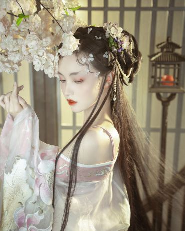 君王城上竖降旗