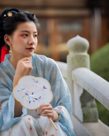 邻家小妹的唐风写真