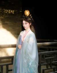 观音，我们一起去长安，那里就有100个月亮