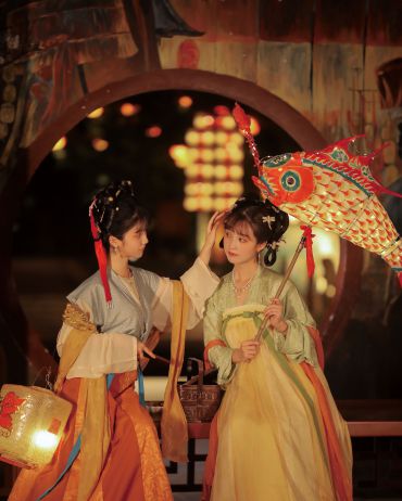 花灯暗,长安桥