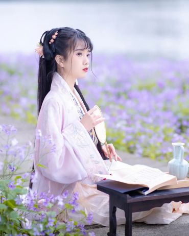 二月兰和春天也太配了