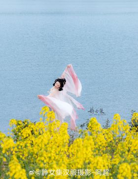 爱他生计资民用，不是闲花野草流