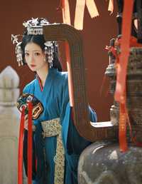 战国袍 小呆同学