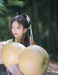 小师妹又凶又靓 赤嫣