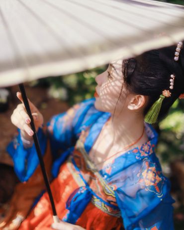 不作浮萍红尘里独秀