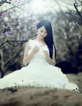 《粉面桃花 花自醉》桃花美女