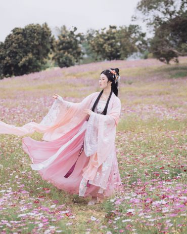 踏花行