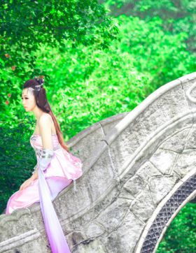 七秀 cos