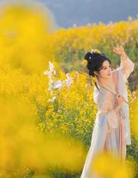 油菜花与少女 Yimi