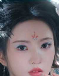 刘些宁美图分享，古装写真优雅美丽