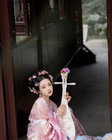梦若琉璃，年华未央