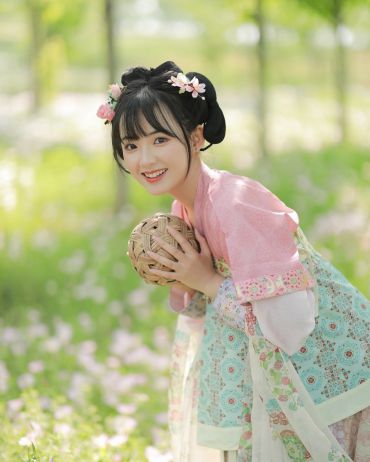蹴鞠少女｜汉服写真