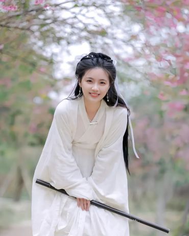 白衣女子