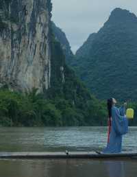 寒江孤影 嚼嚼面包