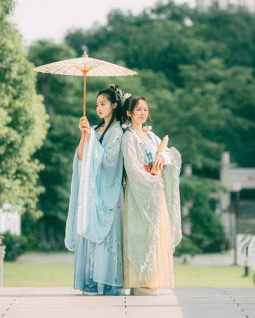 姐妹花。