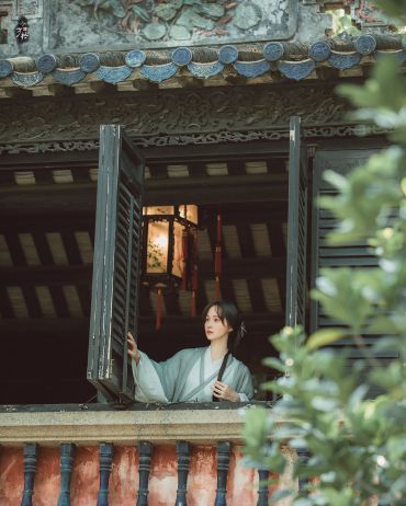 素雅汉服。