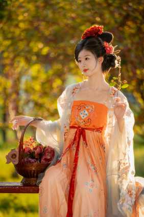 云居湖古装美女人像-1