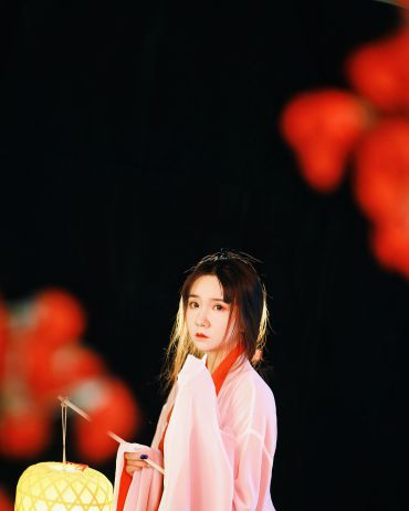 梦中见满眼山花如翡