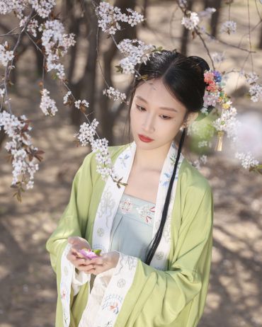 不明早樱汉服写真