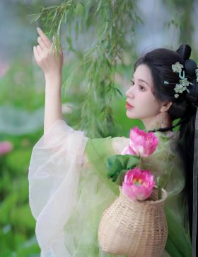 花好月圆，共赏人间美景