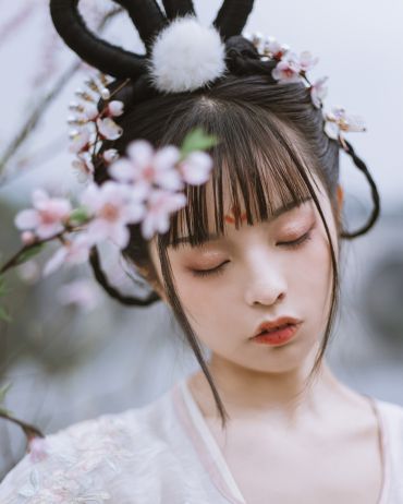 汉服《桃花兔兔》