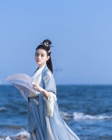 东临碣石   以观沧海