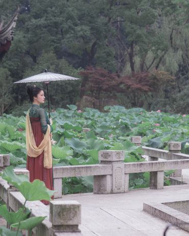 一时心头悸动，似你温柔眼眸