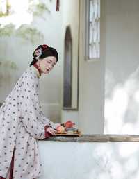 榴花开欲然 我是金儿呀