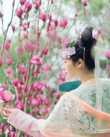 故将清露作芳尘