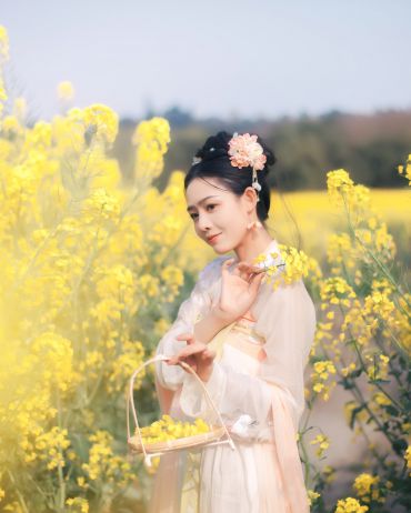 2022.3.9油菜花古风人像