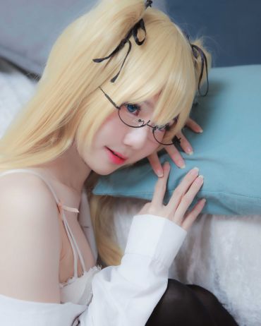 Sally Dorasnow - NO.22 Eriri School Girl