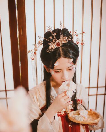 汉服《龙母》