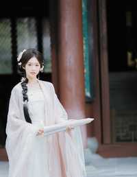 落叶聚还散，寒鸦栖复惊 吴毅非