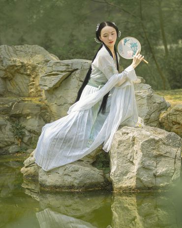丽人行