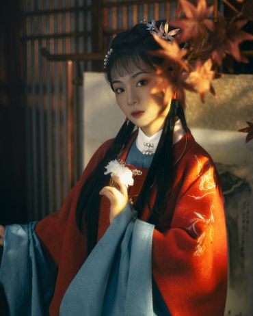 汉服《蛮蛮》
