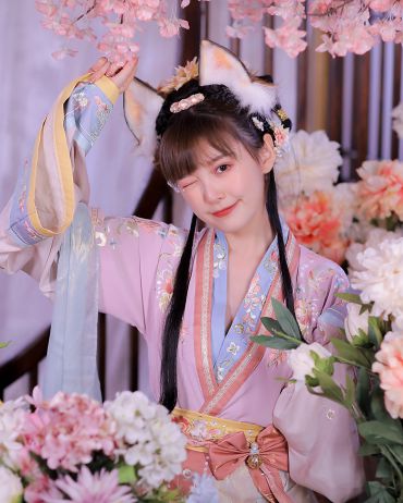 中秋快乐汉服