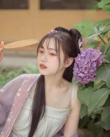 落尽繁花小院幽
