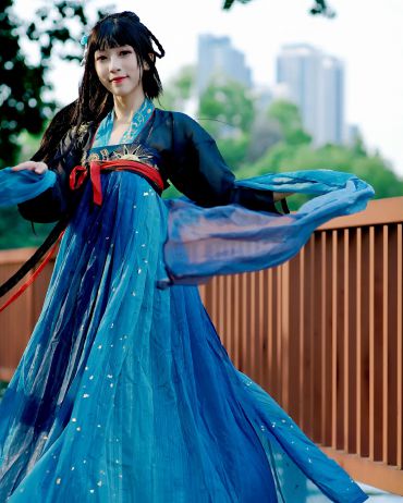 当你穿上汉服
