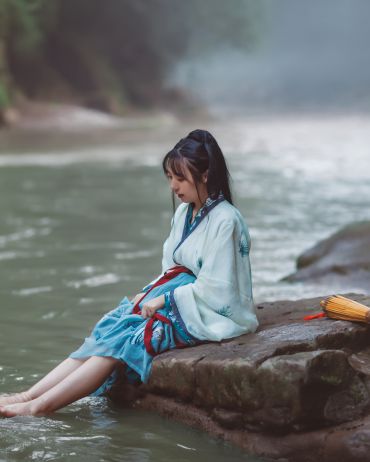 青城山.溪水.竹排