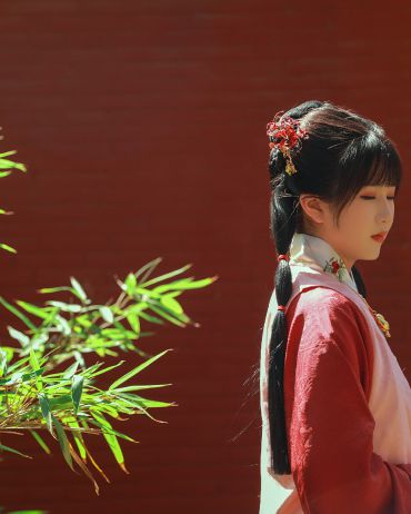 红色明制汉服