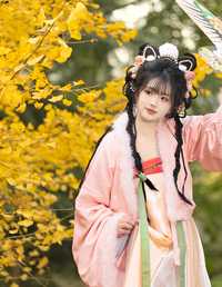 秋天的黄是银杏叶的黄