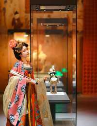 一眼千年，只为伊人