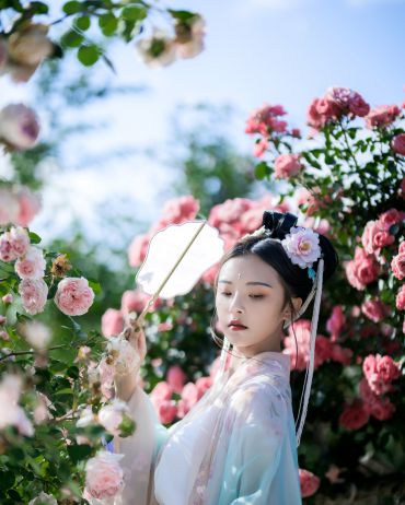 『春日宴』