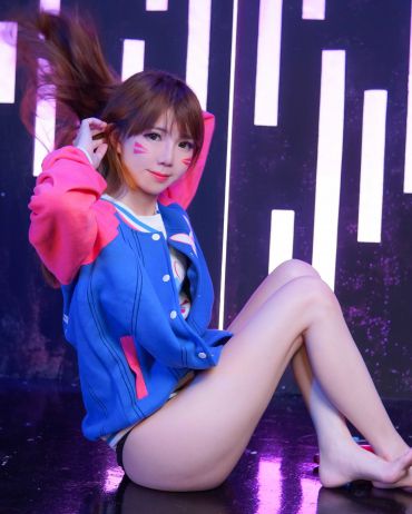 Sally Dorasnow - NO.26 DVA Gamer Girl