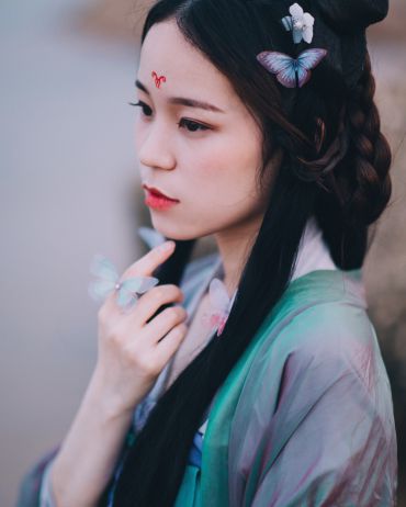 浮世三千，吾爱有三，日月与卿
